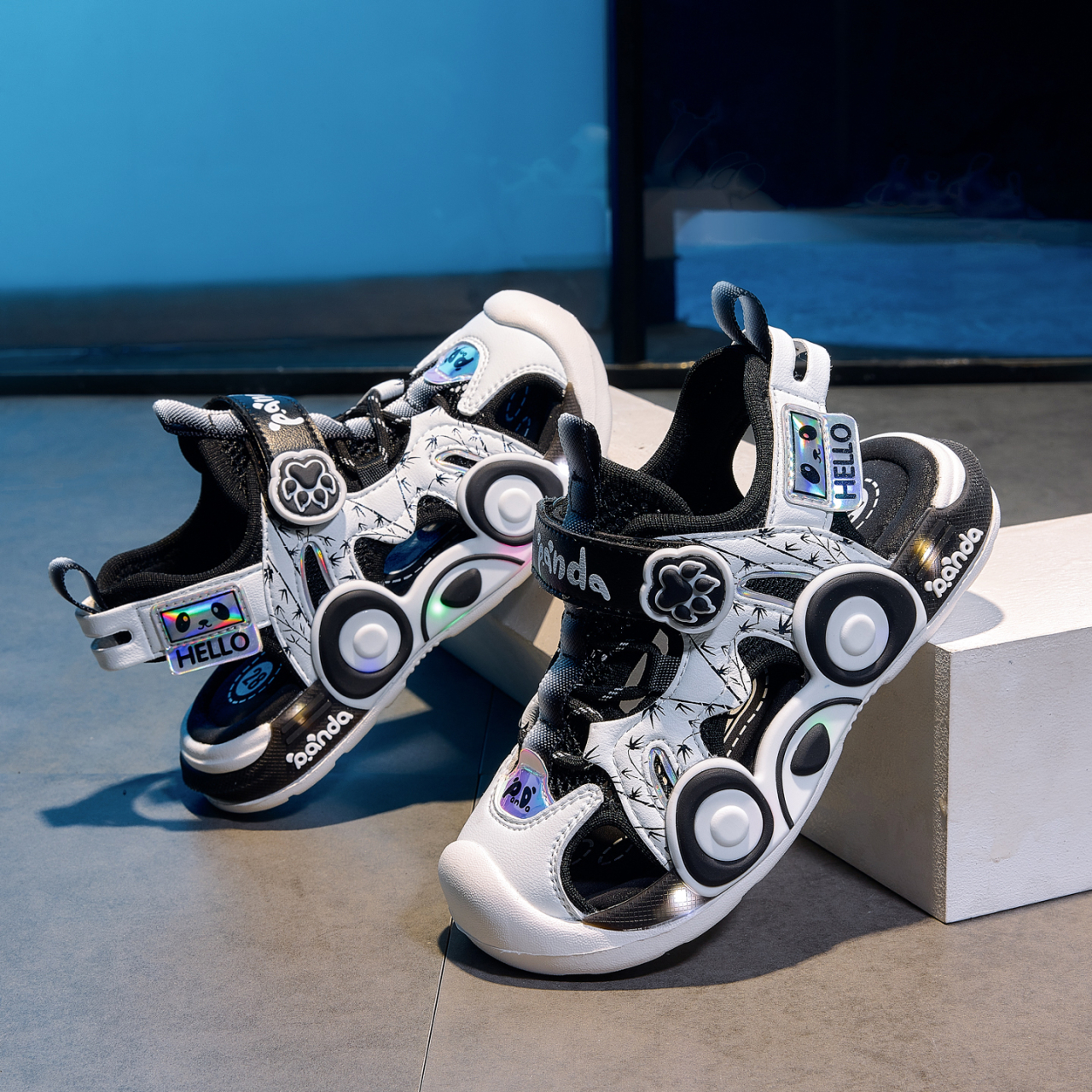 Kids Panda Cartoon Light Up Ca - Velcro Strap Sandal recensie en prijs