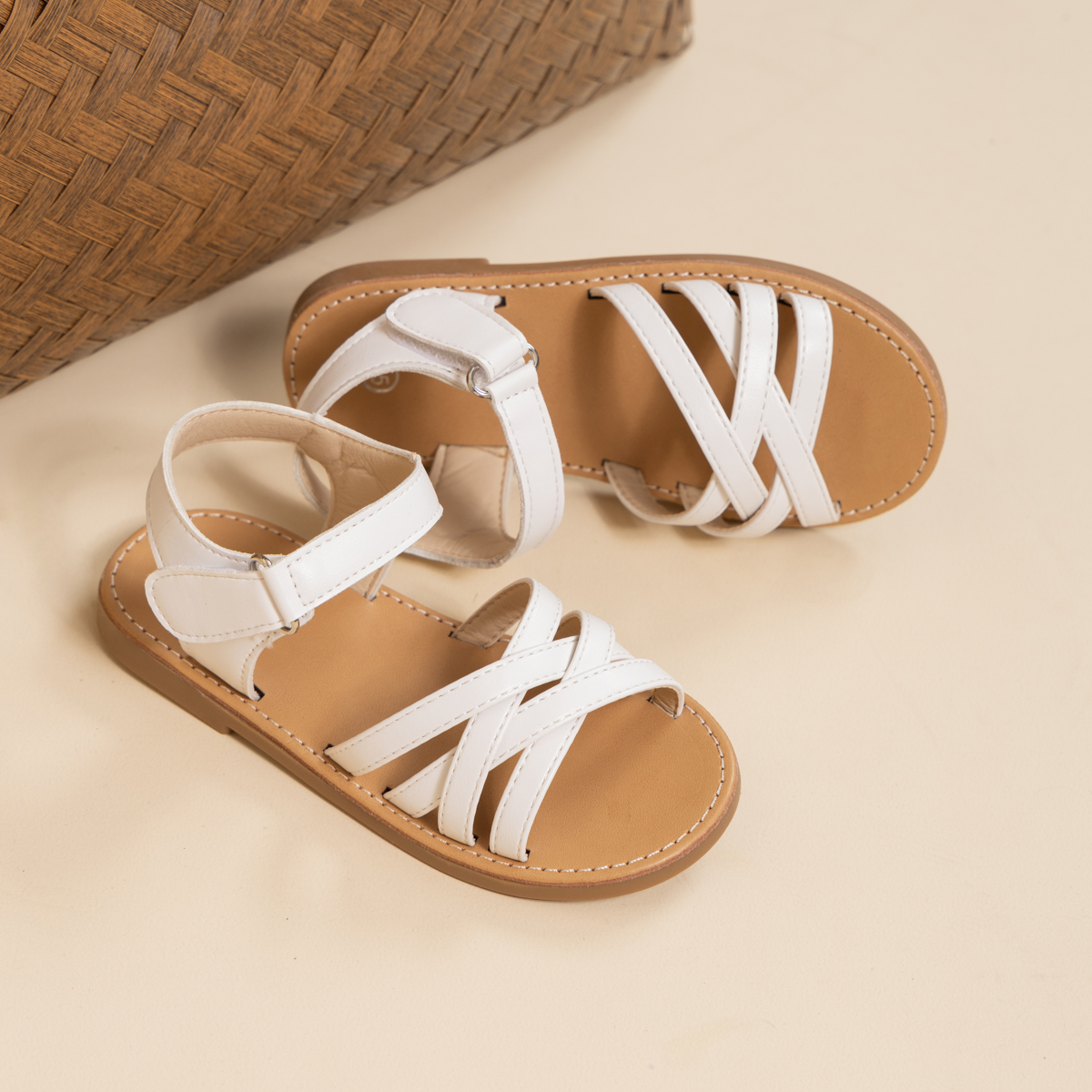 Girls Cross Strap Sandals Todd - Velcro Strap Sandal recensie en prijs