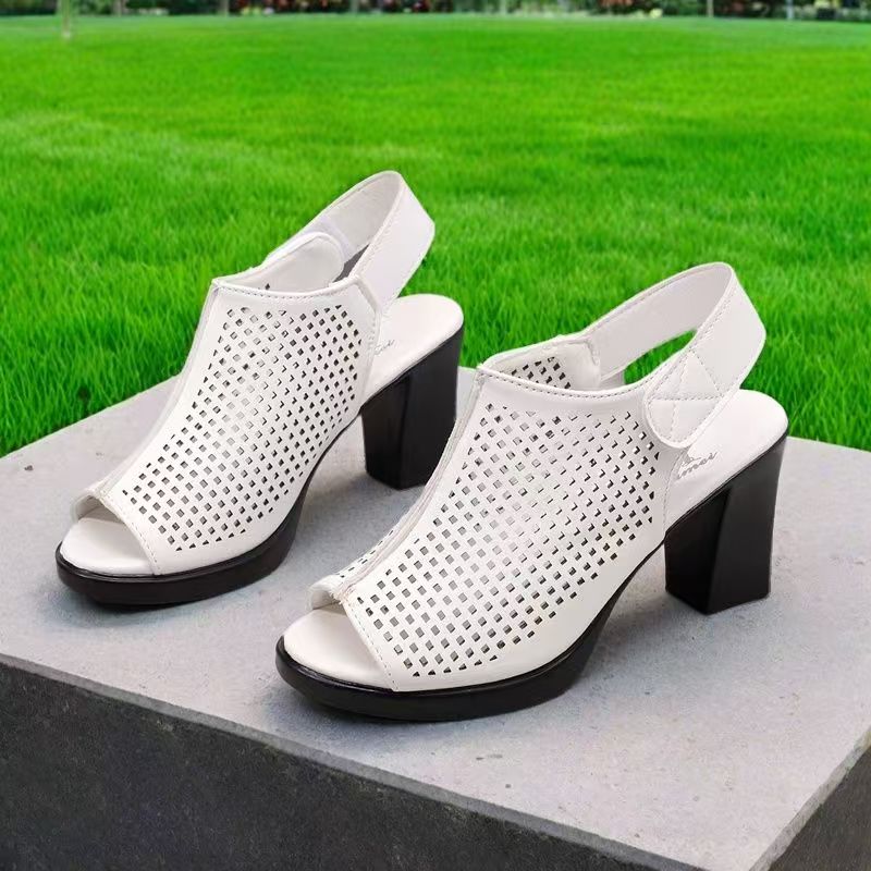 Women Big Size High Heel Peep  - Velcro Strap Sandal recensie en prijs